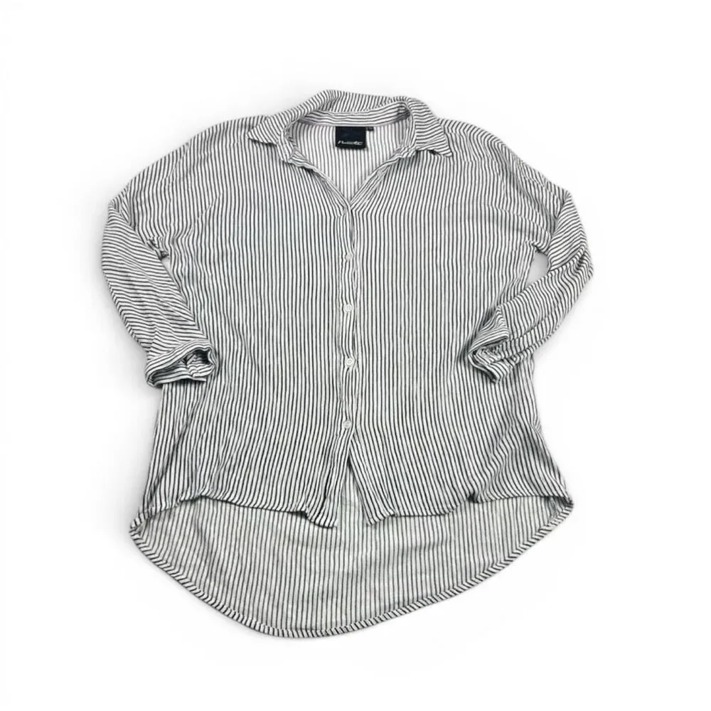 Nanette Lepore Pinstriped Button Down Tunic Shirt Beachy Relaxed Fit Casual M